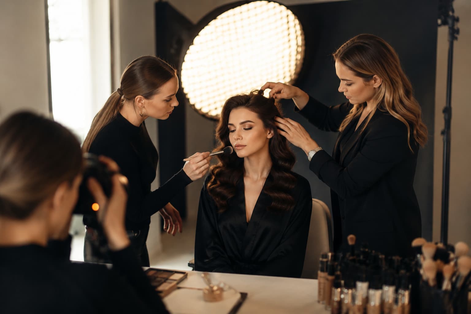 Makijaż i stylizacja beauty przygotowane do sesji zdjęciowej